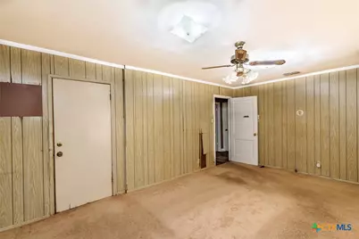 921 Robertson Street, Gonzales, TX 78629 - Photo 12