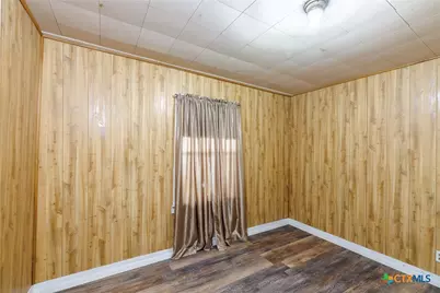 921 Robertson Street, Gonzales, TX 78629 - Photo 16