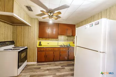 921 Robertson Street, Gonzales, TX 78629 - Photo 6