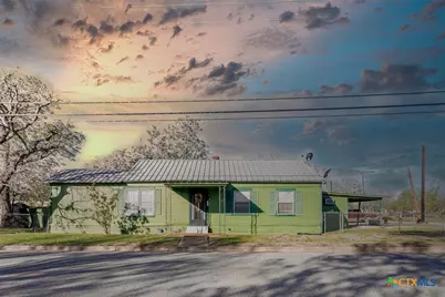 921 Robertson Street, Gonzales, TX 78629 - Photo 1