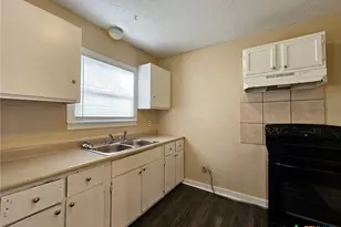 24 S 28th St, Killeen, TX 76541 - Photo 2