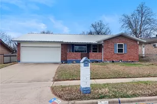 711 S 25th St, Copperas Cove, TX 76522 - Photo 1