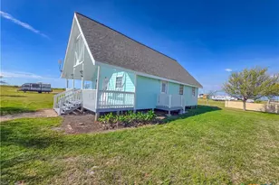 376 Haddock Dr, Palacios, TX 77465 - Photo 4