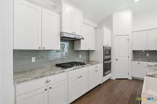 348 Brushy Creek, Victoria, TX 77904 - Photo 12