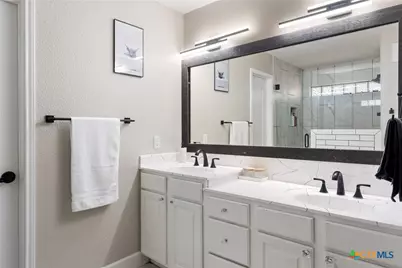 2026 Dripping Springs, New Braunfels, TX 78130 - Photo 22