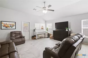 251 Cobble Stone Ct, Victoria, TX 77904 - Photo 4