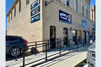 211 E Court Street, Seguin, TX 78155 - Photo 1