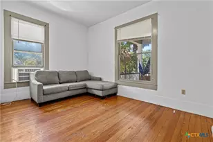 527 W San Antonio St, San Marcos, TX 78666 - Photo 4