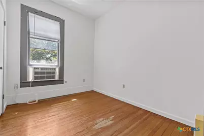 527 W San Antonio Street #6, San Marcos, TX 78666 - Photo 6