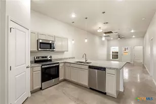 406 W Avenue C, Copperas Cove, TX 76522 - Photo 4