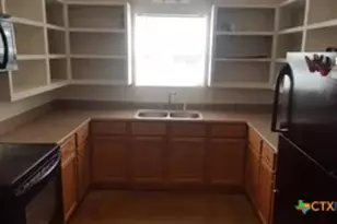 1112 Jones St, San Marcos, TX 78666 - Photo 4