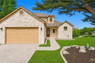 322 Kings Crown, Canyon Lake, TX 78133 - Photo 2