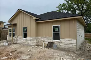 606 Bridge St, Gatesville, TX 76528 - Photo 2