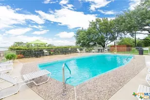 943 Parkview Dr, Canyon Lake, TX 78133 - Photo 2