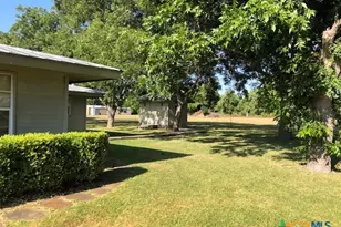 310 Brackenridge Ln, Seguin, TX 78155 - Photo 4