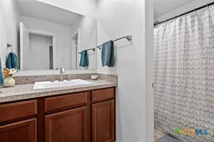 8406 Lyndon Ln, Austin, TX 78729 - Photo 20