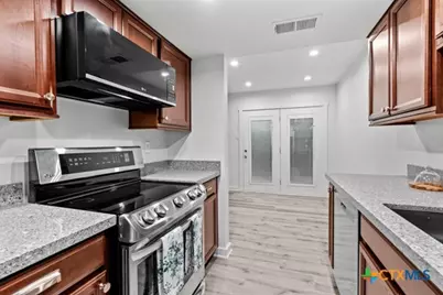 8406 Lyndon Lane, Austin, TX 78729 - Photo 10