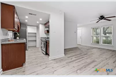 8406 Lyndon Lane, Austin, TX 78729 - Photo 8