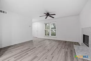 8406 Lyndon Ln, Austin, TX 78729 - Photo 6