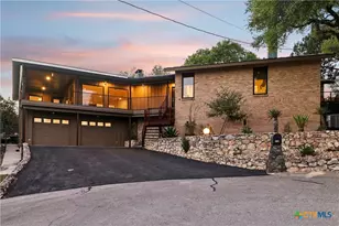 714 Starcrest, New Braunfels, TX 78130 - Photo 2