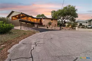 714 Starcrest, New Braunfels, TX 78130 - Photo 2