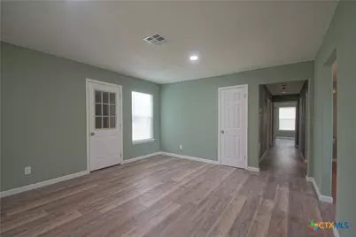 1106 Harvey Lane, Victoria, TX 77901 - Photo 4