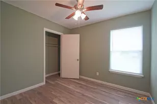 1106 Harvey Ln, Victoria, TX 77901 - Photo 10