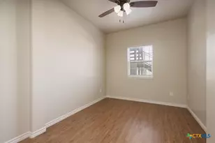 165 S Guadalupe St, San Marcos, TX 78666 - Photo 6