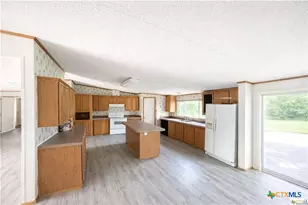 1201 Island View Dr, Canyon Lake, TX 78133 - Photo 2