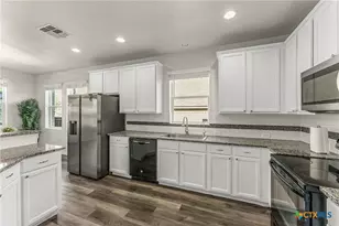 12611 Mitre Peak, San Antonio, TX 78245 - Photo 6