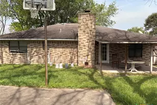 121 Byron Ln, Victoria, TX 77901 - Photo 14