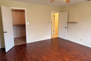 121 Byron Ln, Victoria, TX 77901 - Photo 8