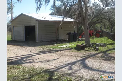 1923 Co Rd 286, Edna, TX 77957 - Photo 8