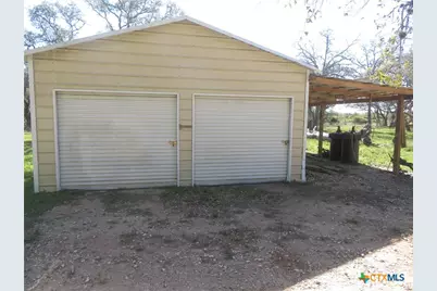 1923 Co Rd 286, Edna, TX 77957 - Photo 32