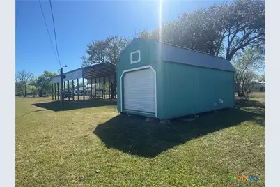 202 W Cleveland Avenue, Seadrift, TX 77983 - Photo 6