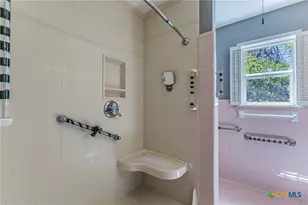 1808 N Beal St, Belton, TX 76513 - Photo 20