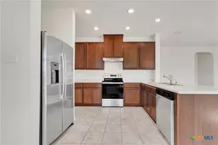 401 Briarfield Dr, Seguin, TX 78155 - Photo 8