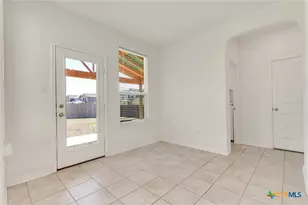 401 Briarfield Dr, Seguin, TX 78155 - Photo 12