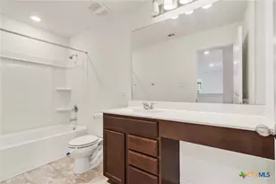 401 Briarfield Dr, Seguin, TX 78155 - Photo 30