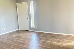 1051 Country Club Dr, Seguin, TX 78155 - Photo 4