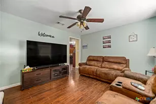 1715 Algee St, Port Lavaca, TX 77979 - Photo 4