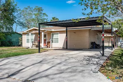 1715 Algee Street, Port Lavaca, TX 77979 - Photo 2