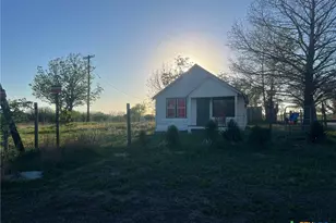 37 Hannessee Rd, Cuero, TX 77954 - Photo 1