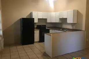 1410 Marlton St, San Marcos, TX 78666 - Photo 2