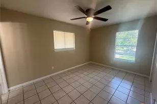1004 Hillyer St, San Marcos, TX 78666 - Photo 14