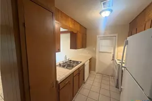 1004 Hillyer St, San Marcos, TX 78666 - Photo 6