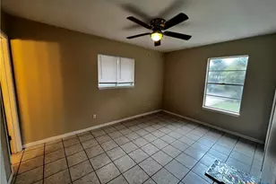 1004 Hillyer St, San Marcos, TX 78666 - Photo 10