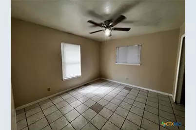 1004 Hillyer Street, San Marcos, TX 78666 - Photo 8