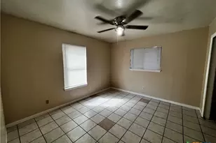 1004 Hillyer St, San Marcos, TX 78666 - Photo 8