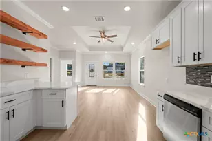 214 Spindletop St, Gatesville, TX 76528 - Photo 12